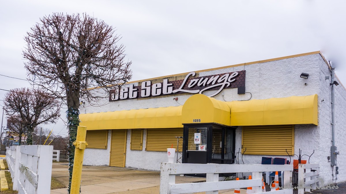 Jet Set Restaurant & Lounge